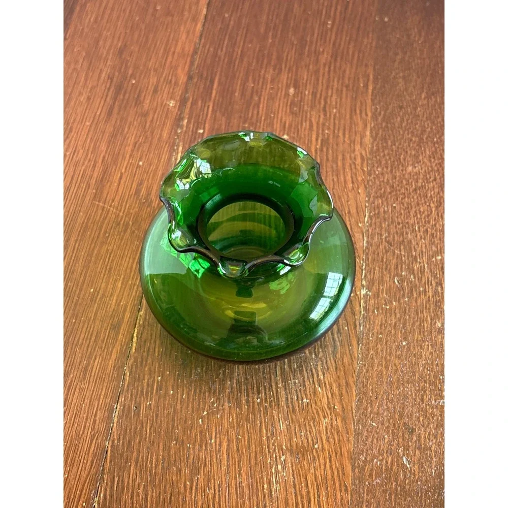 Vintage Emerald Green Glass Bud Vase Ruffled Rim Squat Bulbous Decorative 3.5in